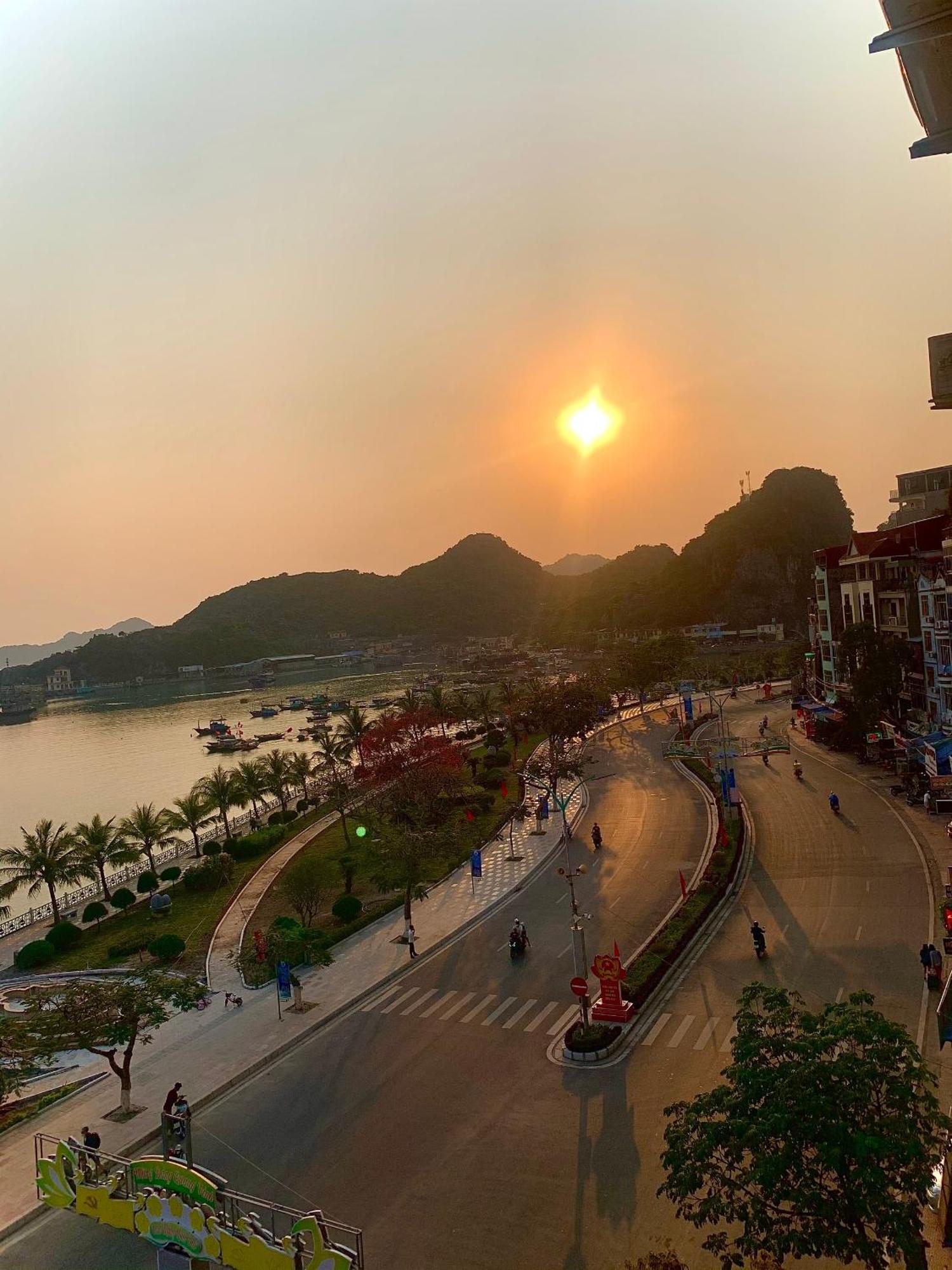 Thu Ha sea view hotel Dong Khe Sau Exteriér fotografie