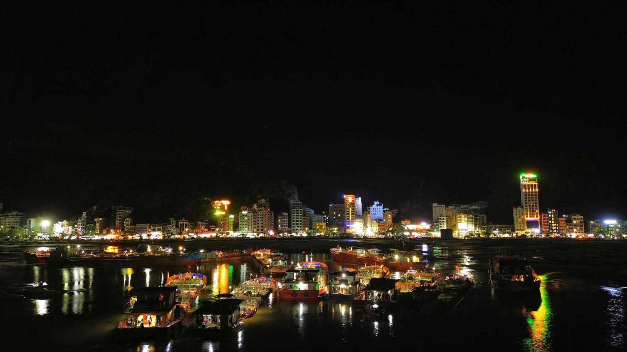 Thu Ha sea view hotel Dong Khe Sau Exteriér fotografie
